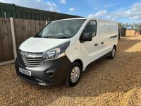 VAUXHALL VIVARO